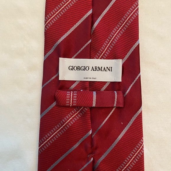 Giorgio Armani 100% Silk Tie Red & Burgundy Stripes w Thin Gray Stripe Accent - Picture 3 of 7